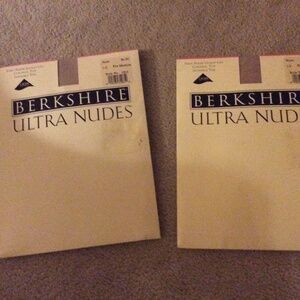 Two Berkshire Ultra Nudes Very Sheer Lycra Leg Control Top Pantyhose  Size M